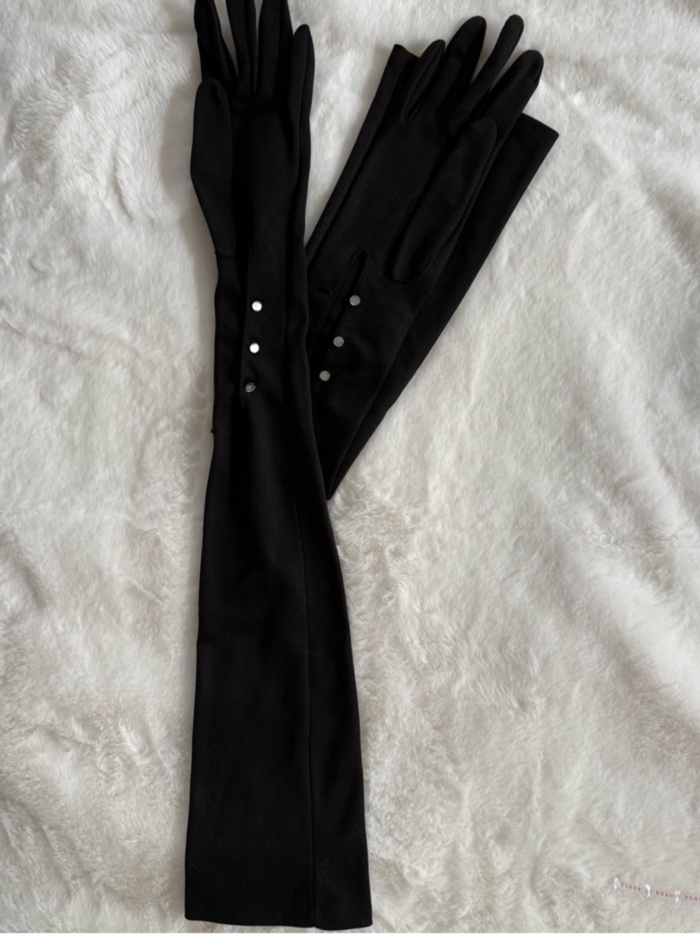 Elegant long prom gloves.